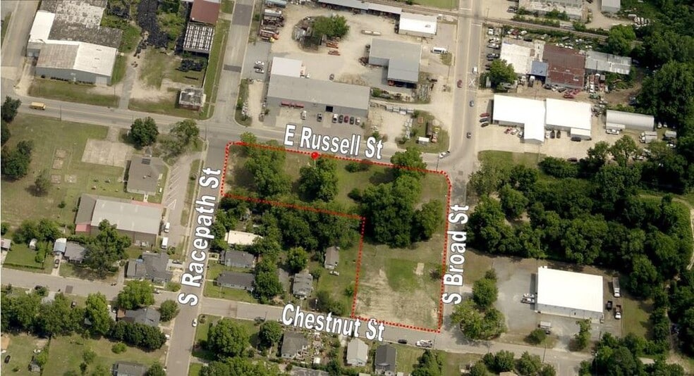 More Photos Of 904 E Russell St, Fayetteville Light Distribution For Lease