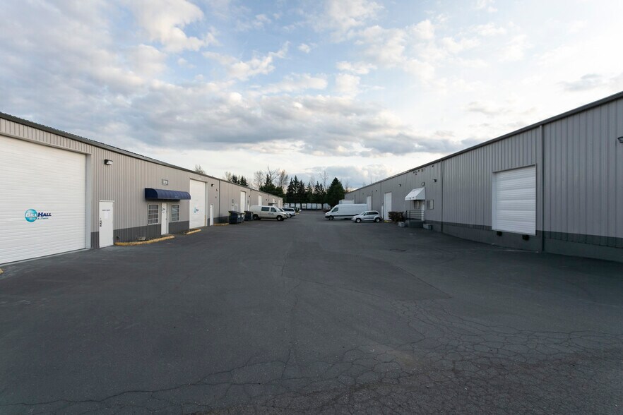 More Photos Of 12683-12689 NE Whitaker Way, Portland Manufacturing For Lease