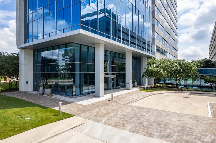 More Photos Of 575 N Dairy Ashford Rd, Houston Office For Sale