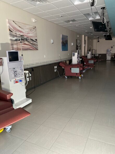 More Photos Of 4300-4302 Fairmont Pky, Pasadena Unknown For Lease