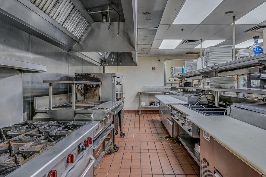 More Photos Of 821 Northern Blvd, Clarks Summit Restaurant For Sale