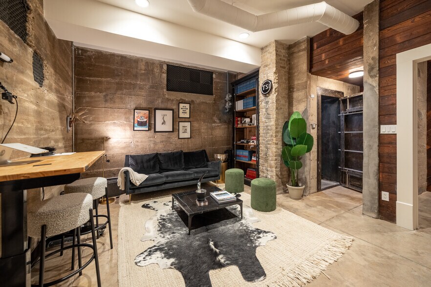 More Photos Of 904 San Antonio St, Austin Office For Lease