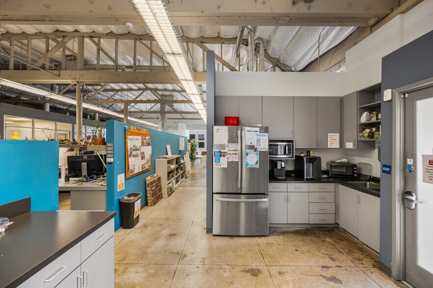 More Photos Of 335 W Chapman Ave, Orange Storefront For Lease
