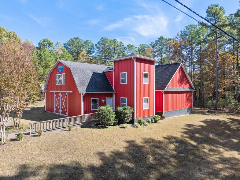 More Photos Of 215 Baker Rd, Huntingdon Lodge Meeting Hall For Sale