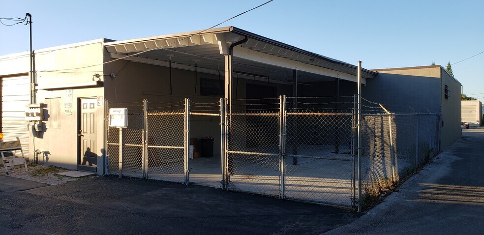 More Photos Of 650 NE 34th St, Pompano Beach Warehouse For Sale