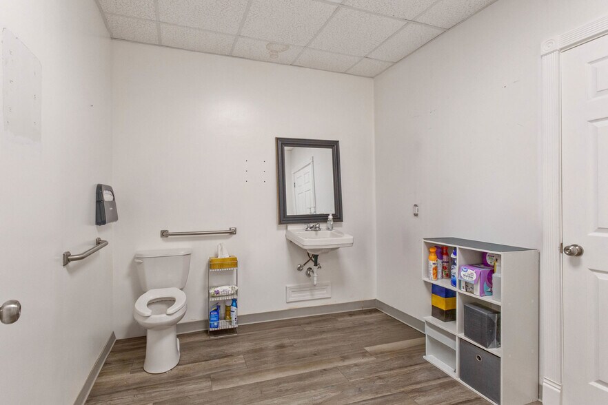 More Photos Of 430-434 S Main St, North Syracuse Freestanding For Sale