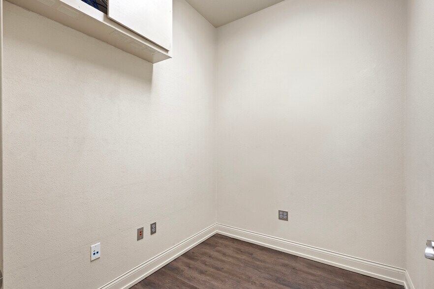 More Photos Of 9480-3 Huebner Rd, San Antonio Medical For Lease