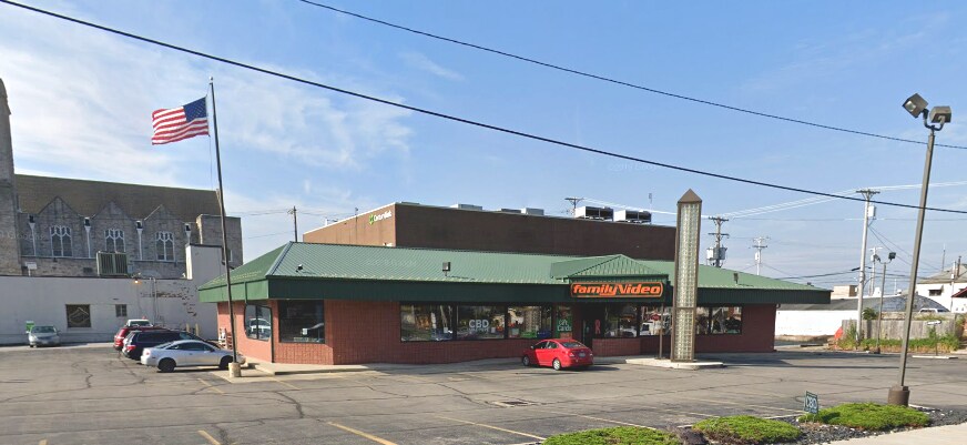 More Photos Of 143 N Main St, Bellefontaine Storefront For Lease