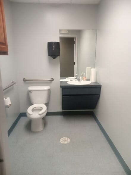 More Photos Of 223 S Lynn Riggs Blvd, Claremore Office For Lease