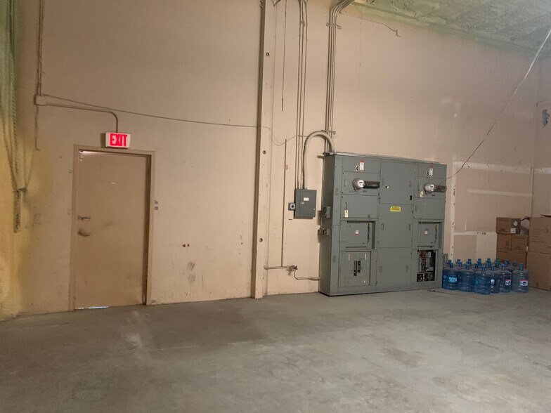 More Photos Of 68364 Commercial Rd, Cathedral City Warehouse For Sale