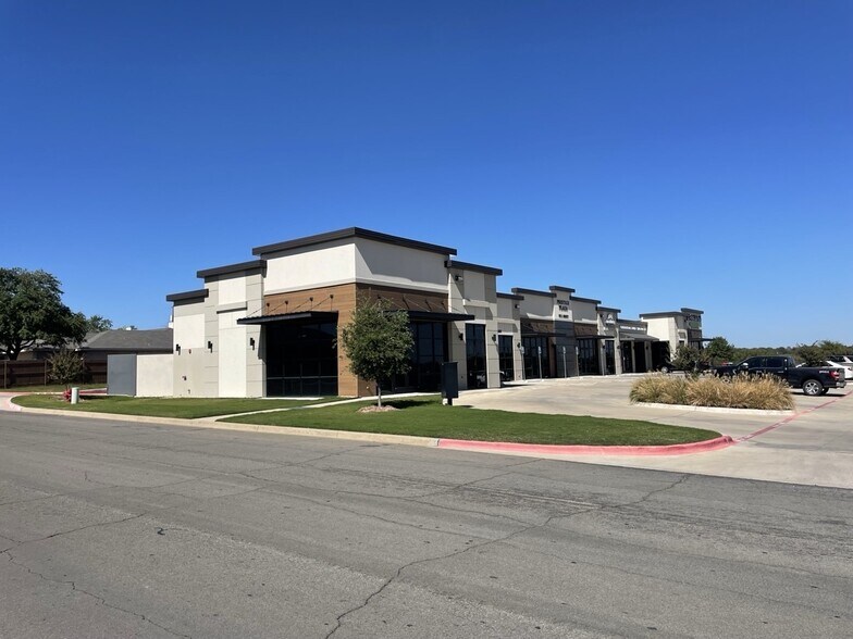 More Photos Of 899 S Hewitt Dr, Hewitt General Retail For Sale