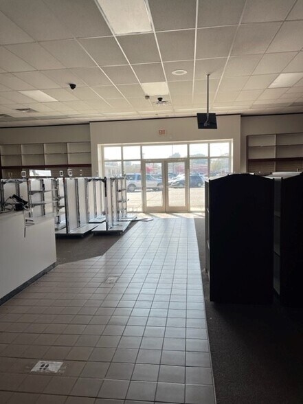 More Photos Of 6433 Highway 182 E, Morgan City Storefront For Lease