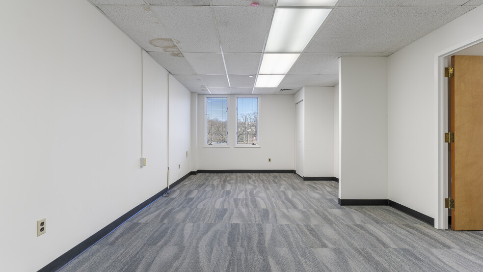 More Photos Of 10903 Indian Head Hwy, Fort Washington Office For Lease
