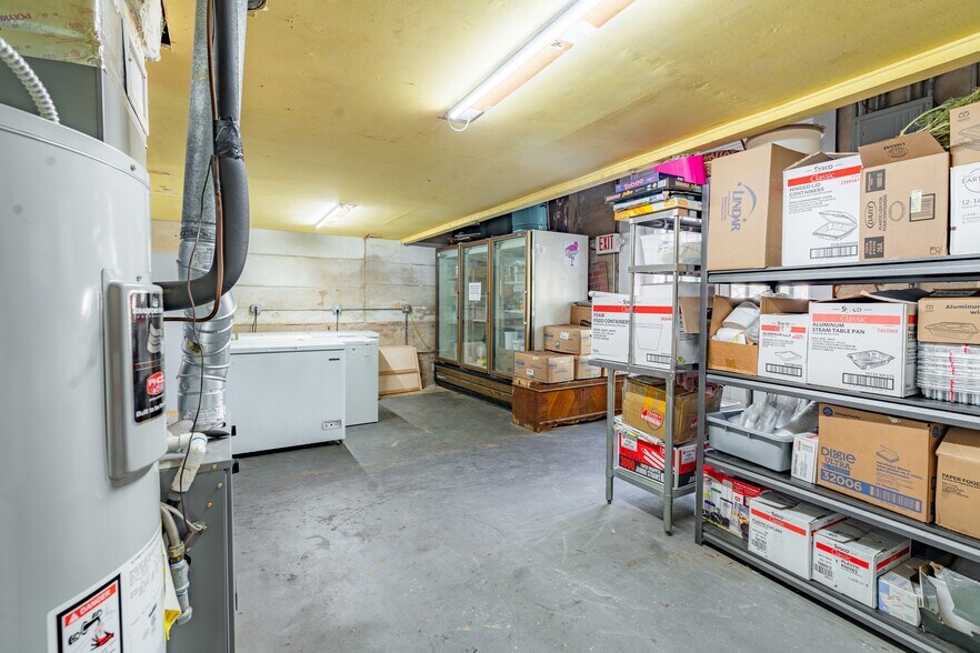 More Photos Of 105 N Main St, Hallettsville Restaurant For Sale