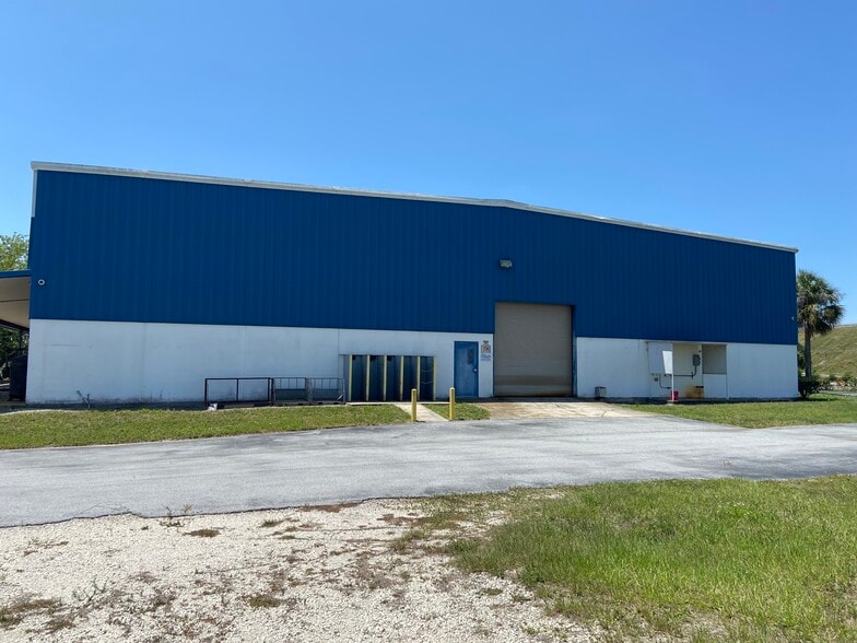 More Photos Of 1615 N 118th Ave, Saint Petersburg Flex For Lease