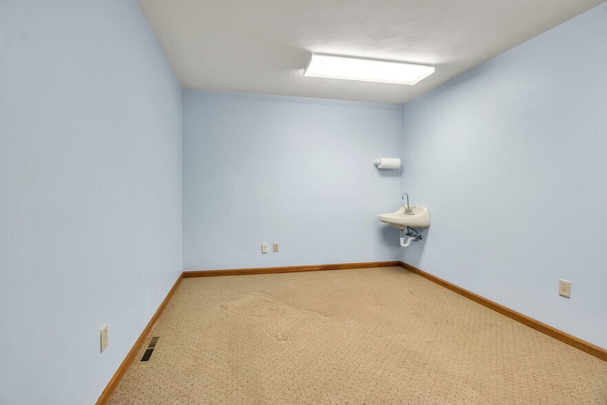 More Photos Of 6272 Robinson Rd, Lockport Medical For Sale