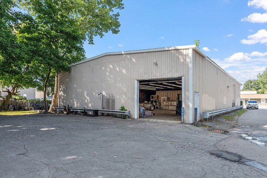 More Photos Of 359 Summer St, Fitchburg Storefront For Sale