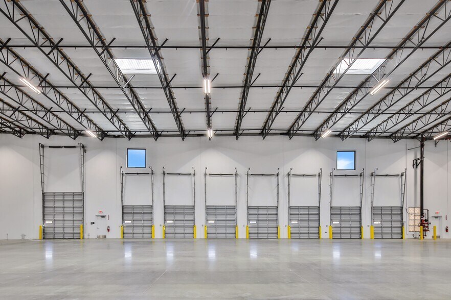 More Photos Of 25485 Springbrook Ave, Santa Clarita Warehouse For Sale