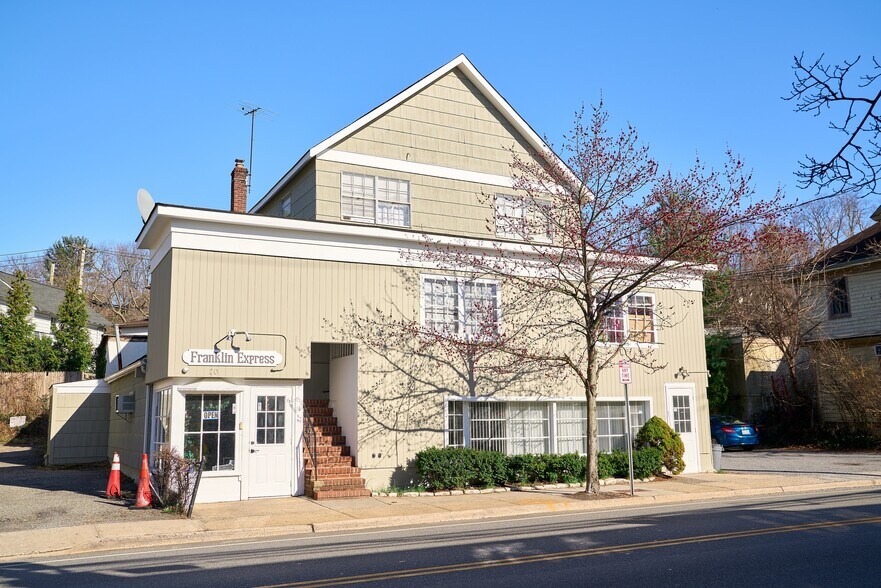 More Photos Of 20 Bryant Ave, Roslyn Storefront Retail Office For Sale