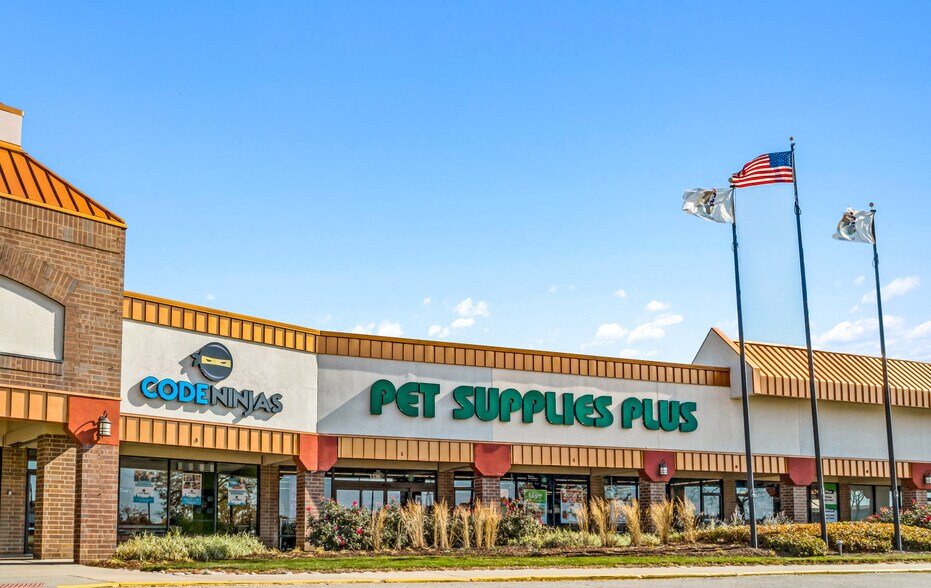 More Photos Of 1300-1440 S Milwaukee Ave, Libertyville Unknown For Lease