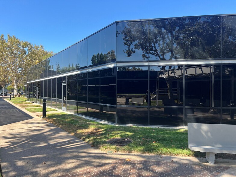 More Photos Of 20970 Warner Center Ln, Woodland Hills Medical For Sale