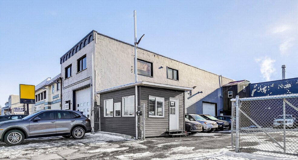 More Photos Of 3812 Rue Jarry E, Montréal Auto Repair For Sale