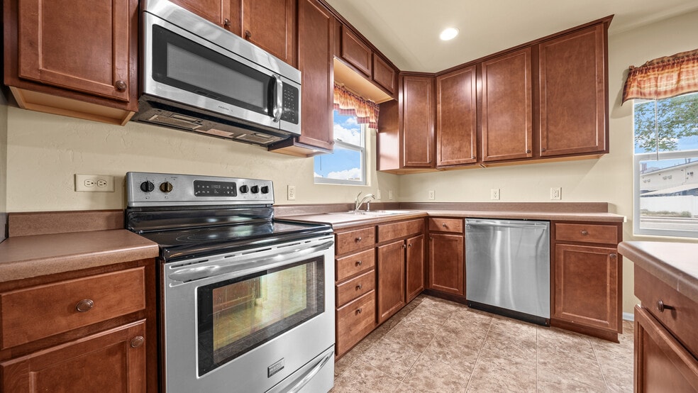 More Photos Of 421 Aspen Ave, Fruita Storefront Retail Residential For Sale