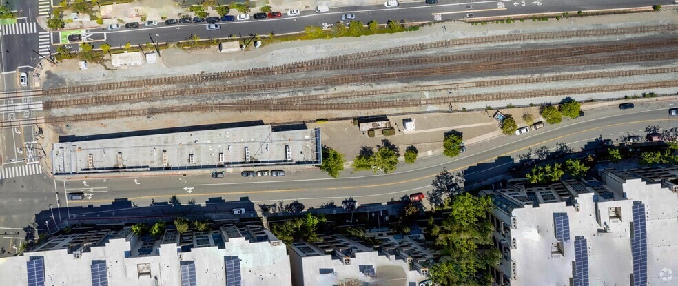 More Photos Of 6440-6490 Shellmound St, Emeryville Telecom Hotel Data Hosting For Lease