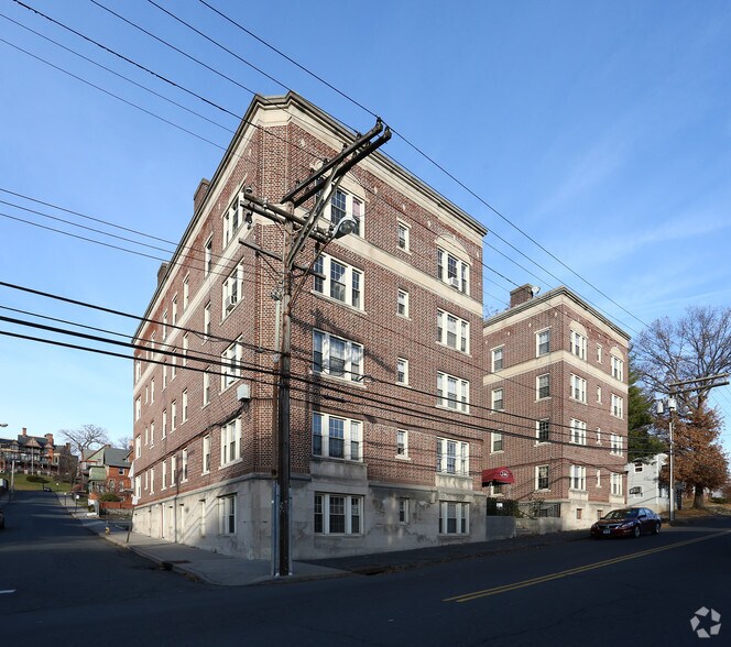 More Photos Of 144 Grove St, Waterbury Apartments For Sale