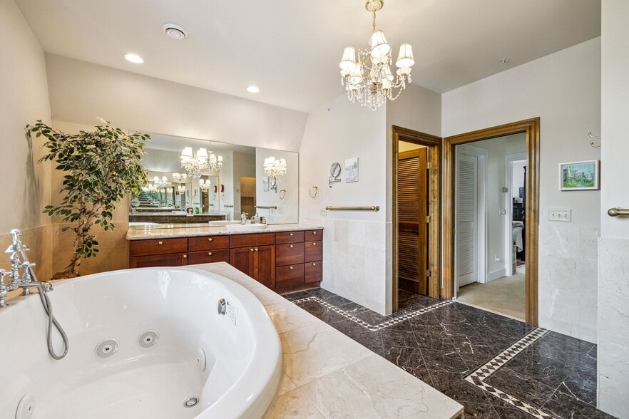 More Photos Of 41 Pleasant St, Woodstock Hospitality For Sale