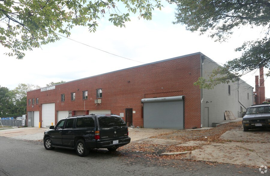 More Photos Of 2417-2419 Evarts St NE, Washington Warehouse For Lease