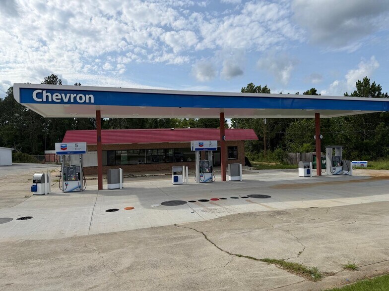 Primary Photo Of 1011 White Oak Rd, Thomson Service Station For Sale