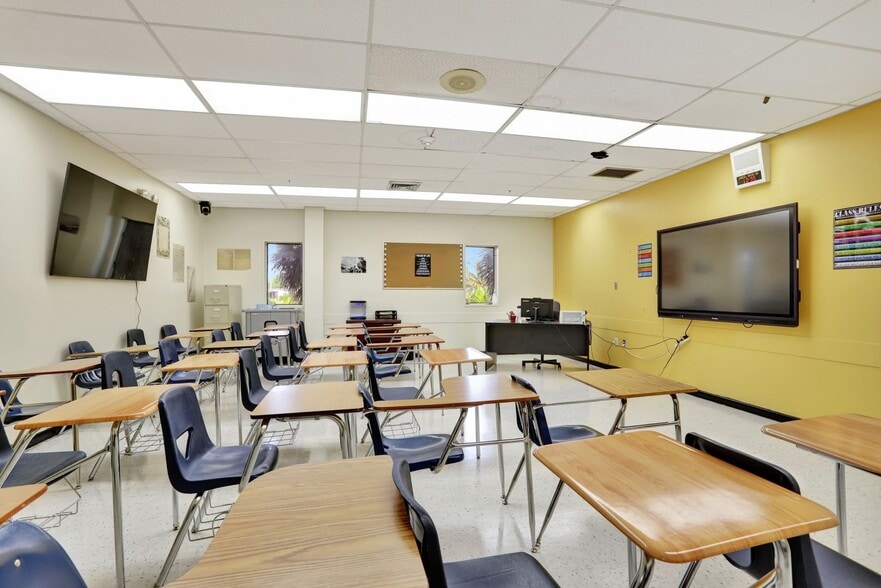 More Photos Of 959 SE 6th Ave, Deerfield Beach Schools For Sale