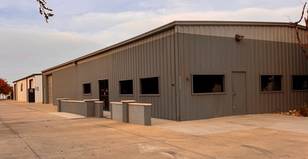 Primary Photo Of 6836 W Pershing Ave, Visalia Light Manufacturing For Lease