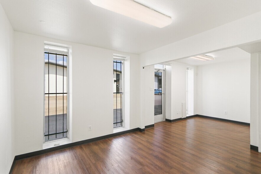 More Photos Of 6201-6205 W 34th St, Houston Warehouse For Lease