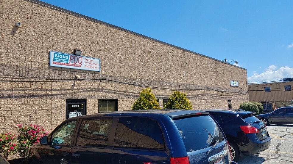 More Photos Of 35160 Topps Industrial Pky, Willoughby Flex For Lease