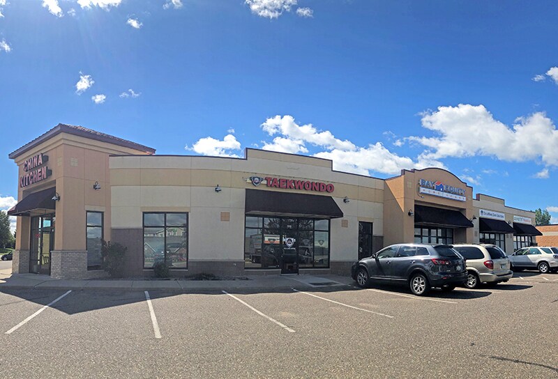 More Photos Of 20965 S Diamond Lake Rd, Rogers Storefront For Lease