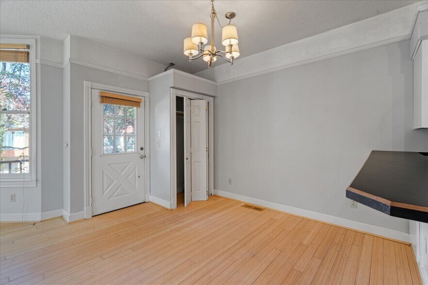 More Photos Of 2606 SE Pine St, Portland Apartments For Sale