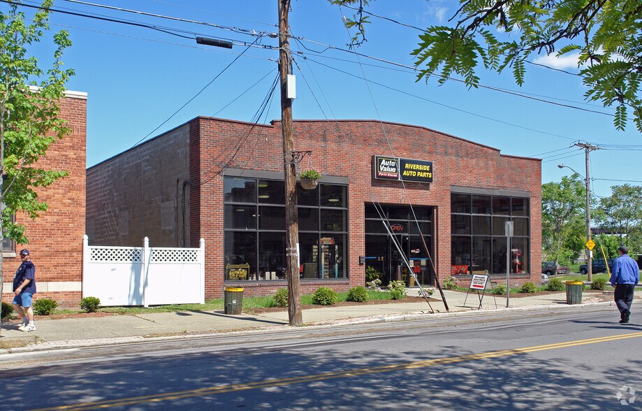 More Photos Of 223 Broadway, Rensselaer Freestanding For Sale