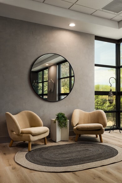 More Photos Of 4505 E Broadway Rd, Phoenix Light Manufacturing For Sale