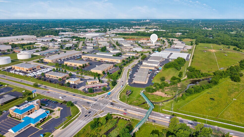 More Photos Of 2140 W Sunset St, Springfield Industrial For Sale