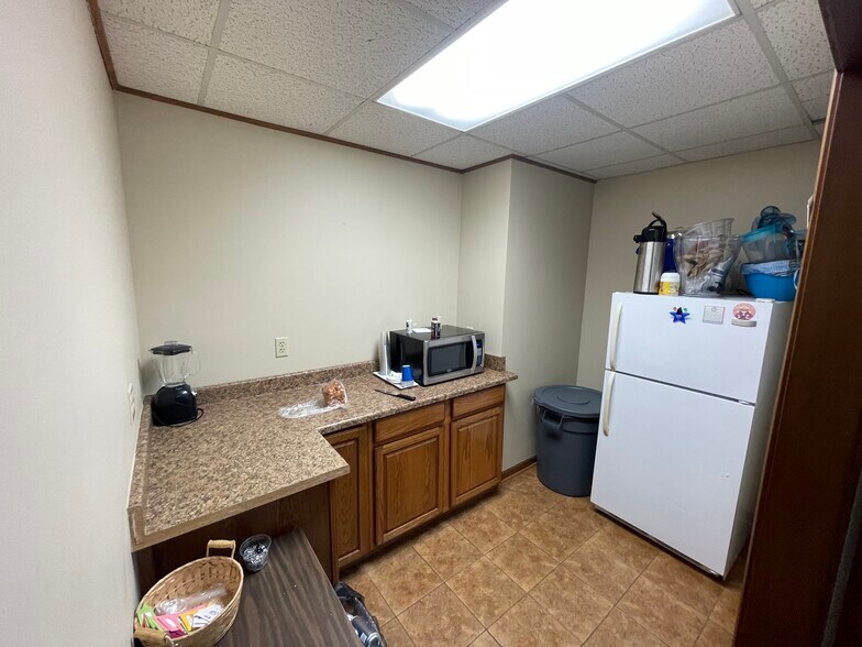 More Photos Of 3186 Pine Tree Rd, Lansing Office For Sale