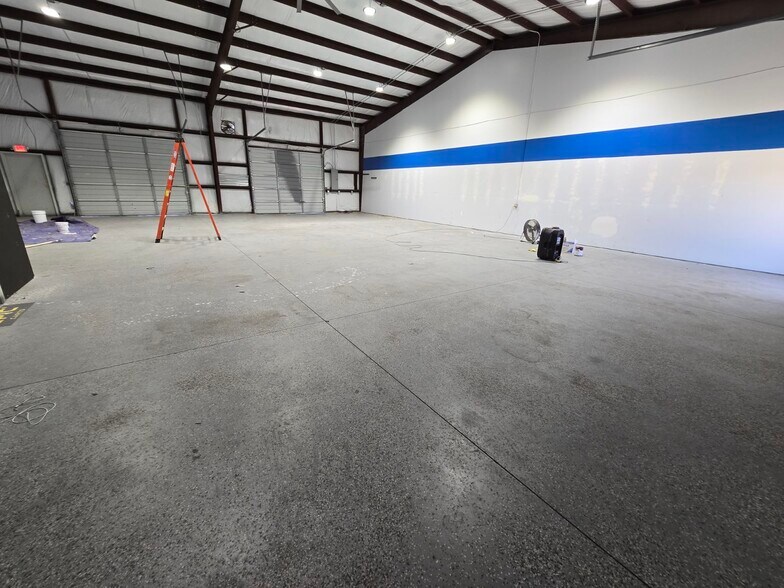 More Photos Of 600 S Cherry Ln, White Settlement Light Distribution For Lease