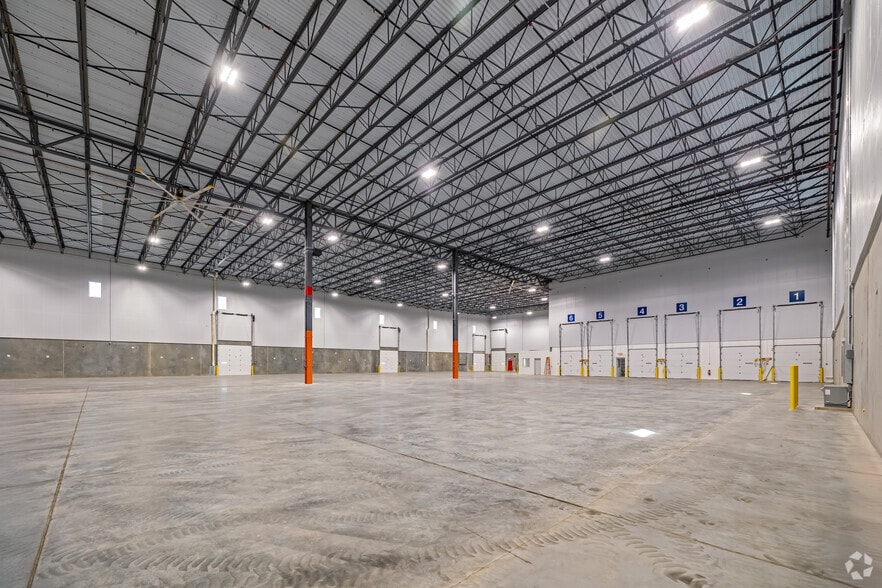 More Photos Of 7 Hook Rd, Bayonne Warehouse For Lease