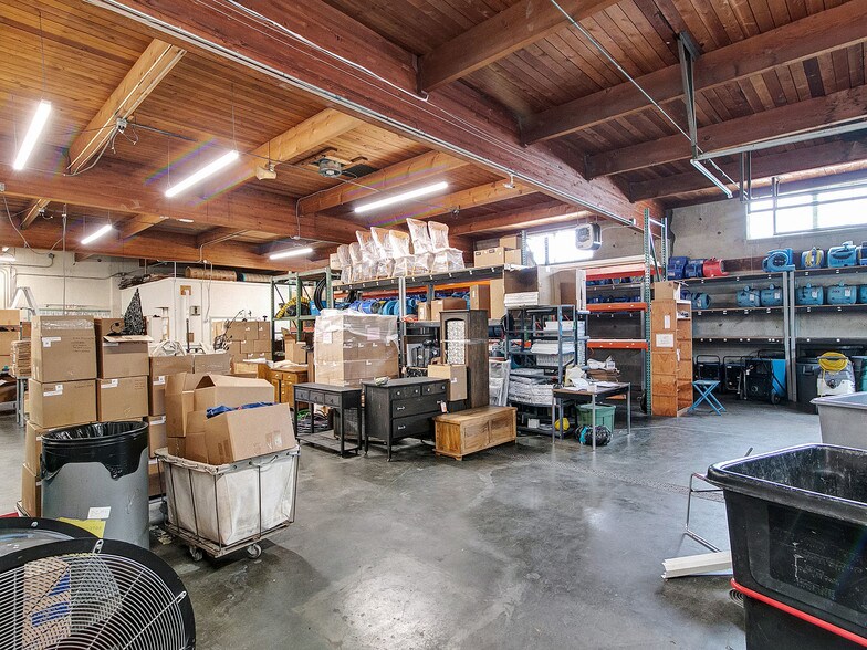 More Photos Of 302 SE 7th Ave, Portland Warehouse For Lease