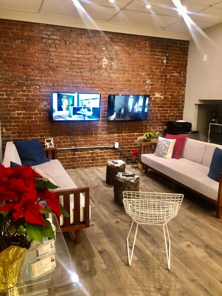 More Photos Of 1704 Summit Ave, Union City Storefront Retail Office For Lease