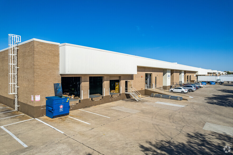 Primary Photo Of 4415-4585 Simonton Rd, Farmers Branch Warehouse For Lease