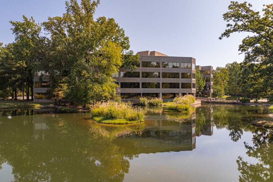 More Photos Of 2650 Thousand Oaks Blvd, Memphis Office For Lease