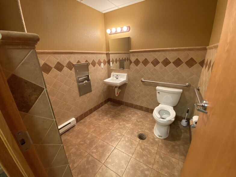 More Photos Of 1624 17th Ave, Greeley Medical For Lease