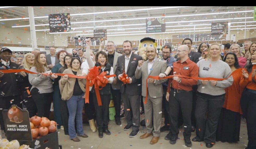 More Photos Of 200 N Town East Blvd, Sunnyvale Supermarket For Lease